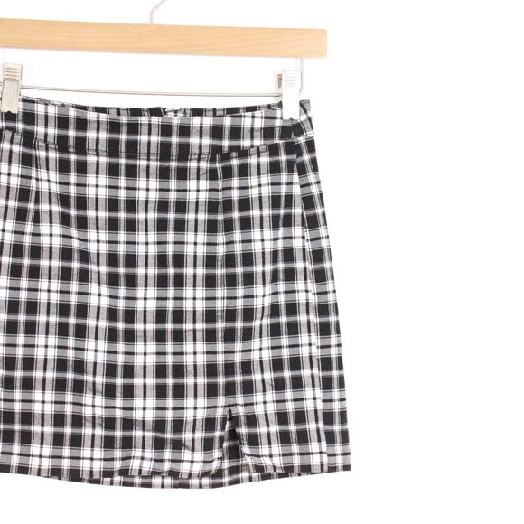 *Garage Black & White Plaid Mini Skirt - Picture 3 of 6
